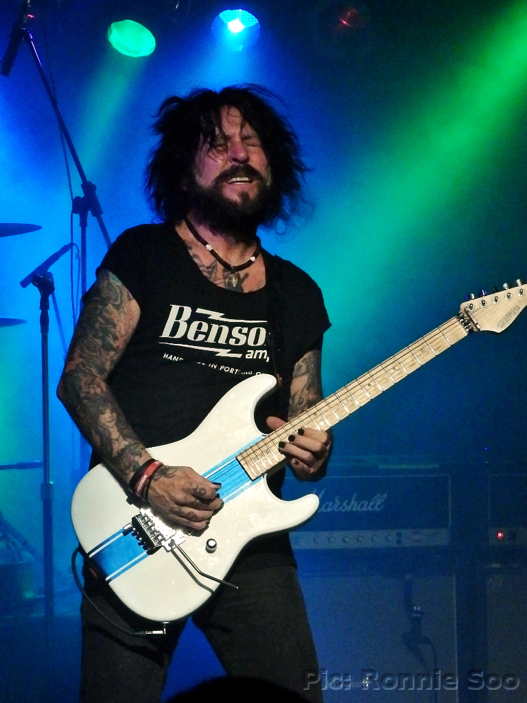Tracii Guns - FU-Tone