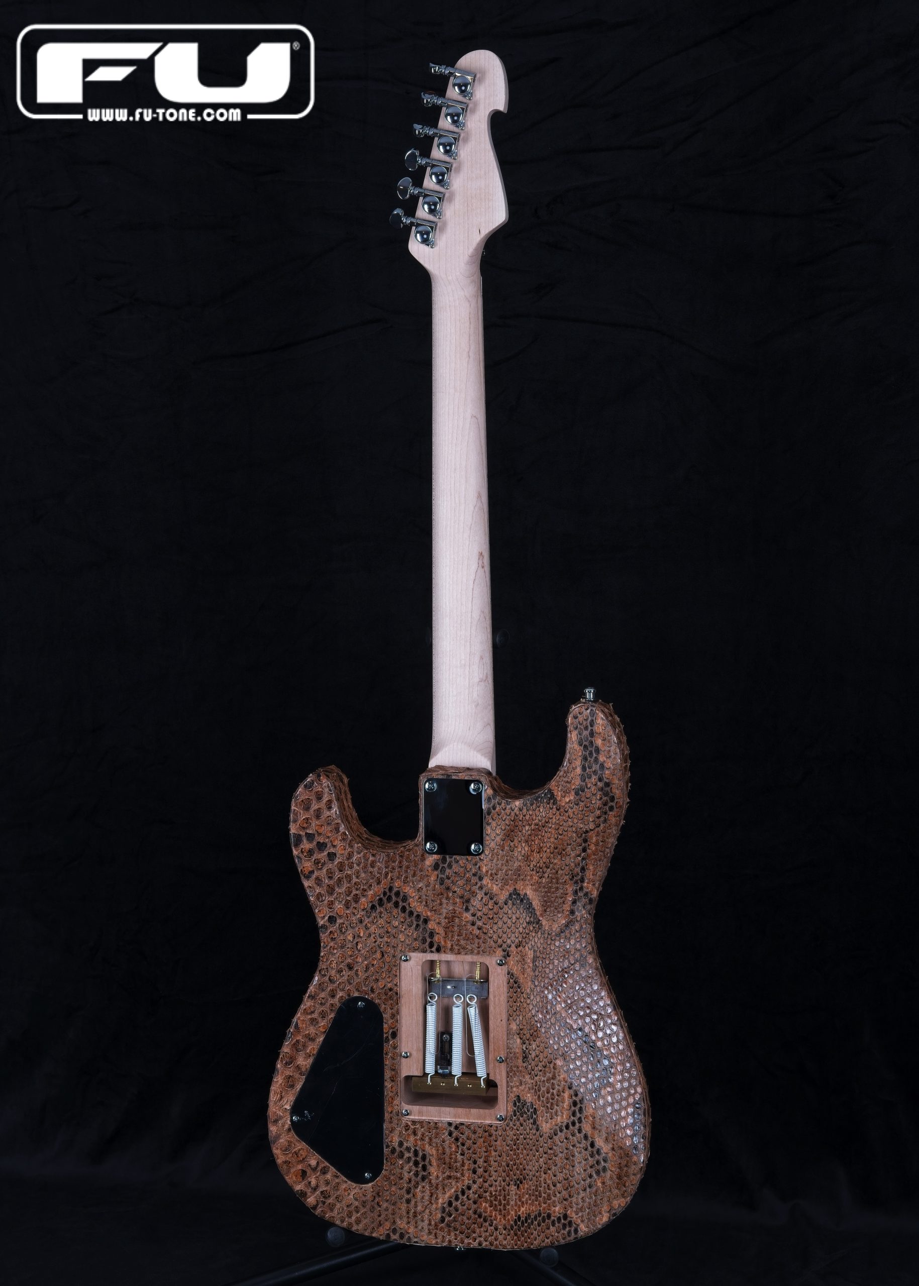 FU Pro Guitar USA Snakeskin Reverse #002 & Matching Strap - Image 3
